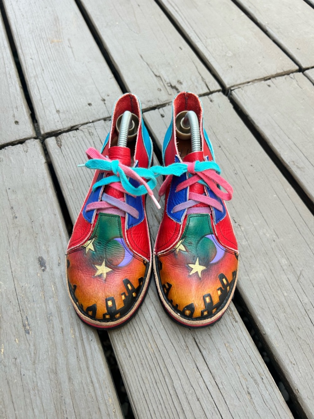 Those Shoes Colorful Star & Cityscape Leather Art Shoes | Women’s US Size 7